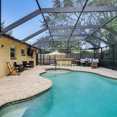 4 Mi To Indian Rocks Beach Home With Screened Pool!